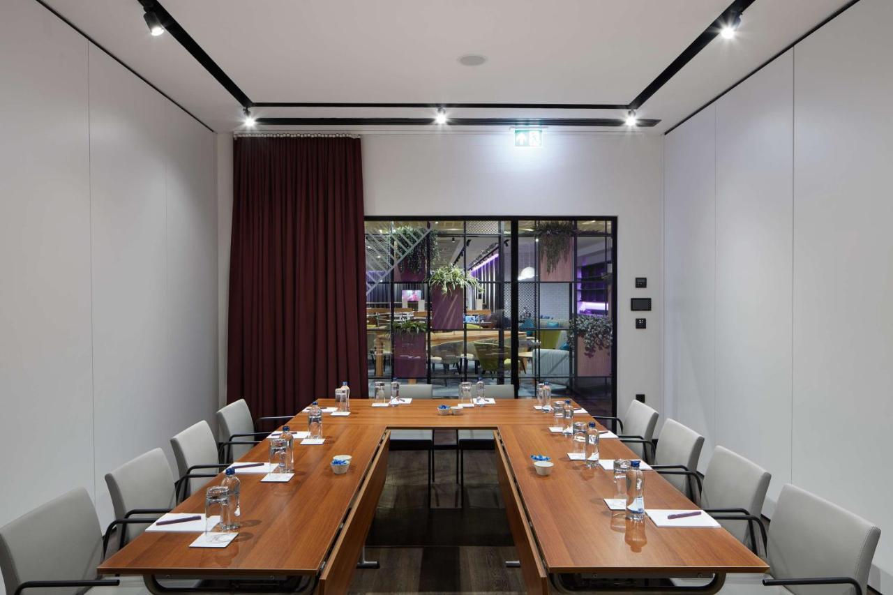 Yotelair Istanbul Airport, Duty Free - International Transit Area Exterior foto