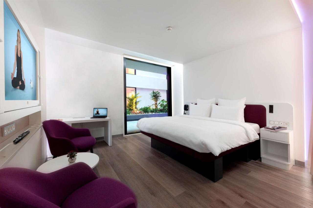 Yotelair Istanbul Airport, Duty Free - International Transit Area Exterior foto