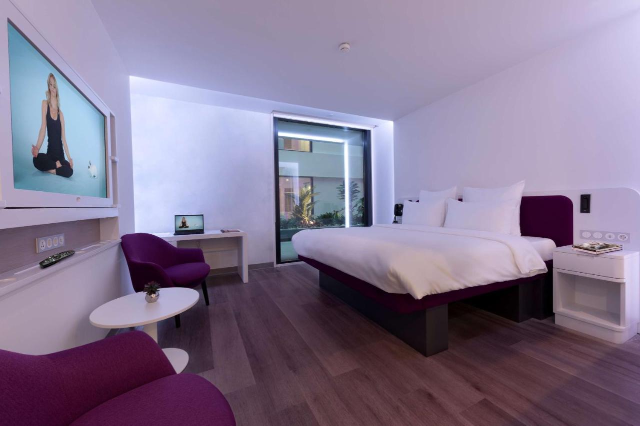 Yotelair Istanbul Airport, Duty Free - International Transit Area Exterior foto