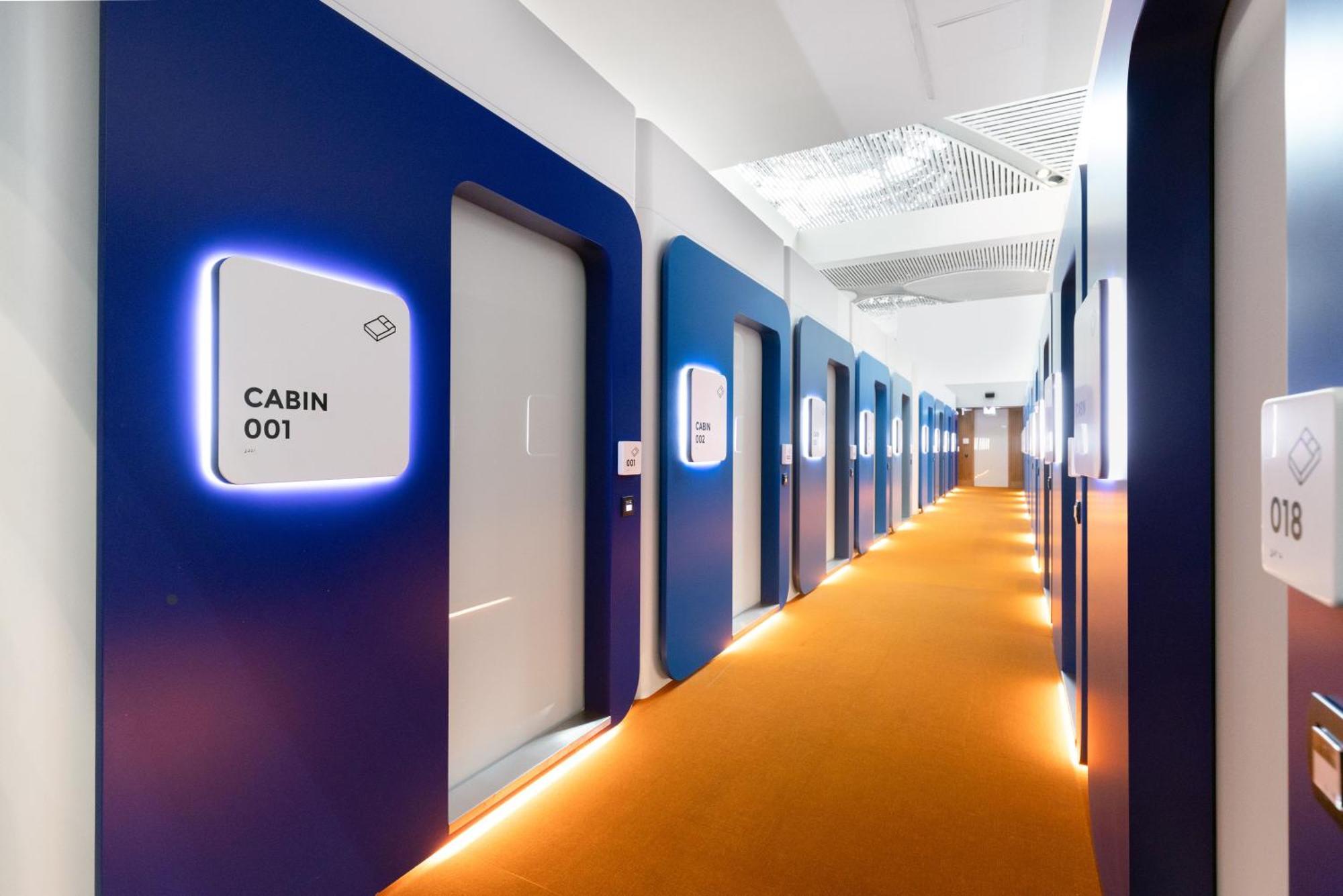Yotelair Istanbul Airport, Duty Free - International Transit Area Exterior foto